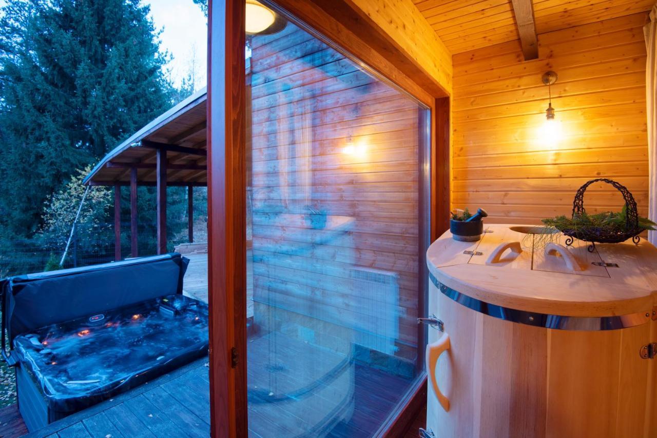 Pinus Villas Lodge With Private Jacuzzi & Phyto-Sauna Retreat Zseleznica Kültér fotó