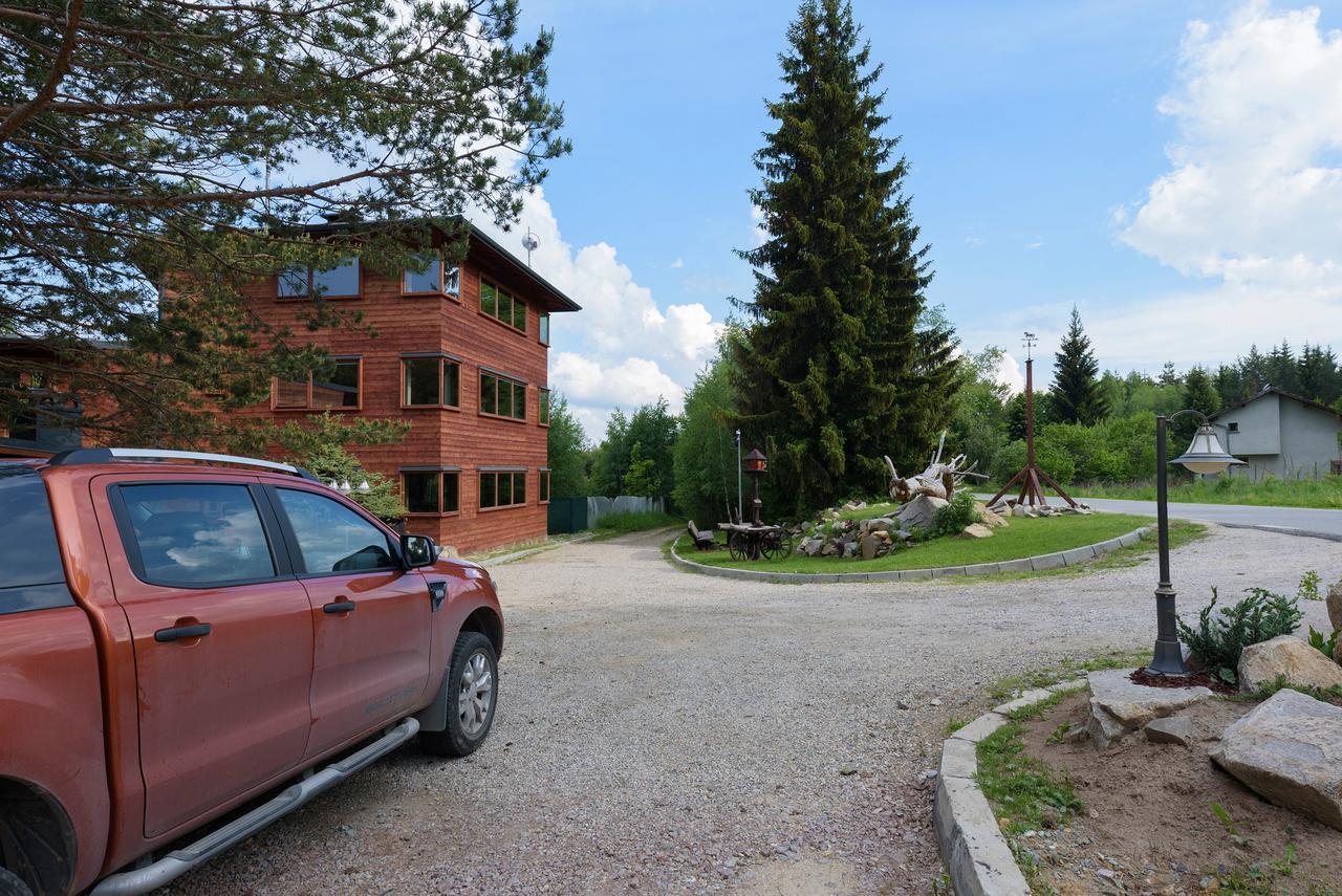 Pinus Villas Lodge With Private Jacuzzi & Phyto-Sauna Retreat Zseleznica Kültér fotó